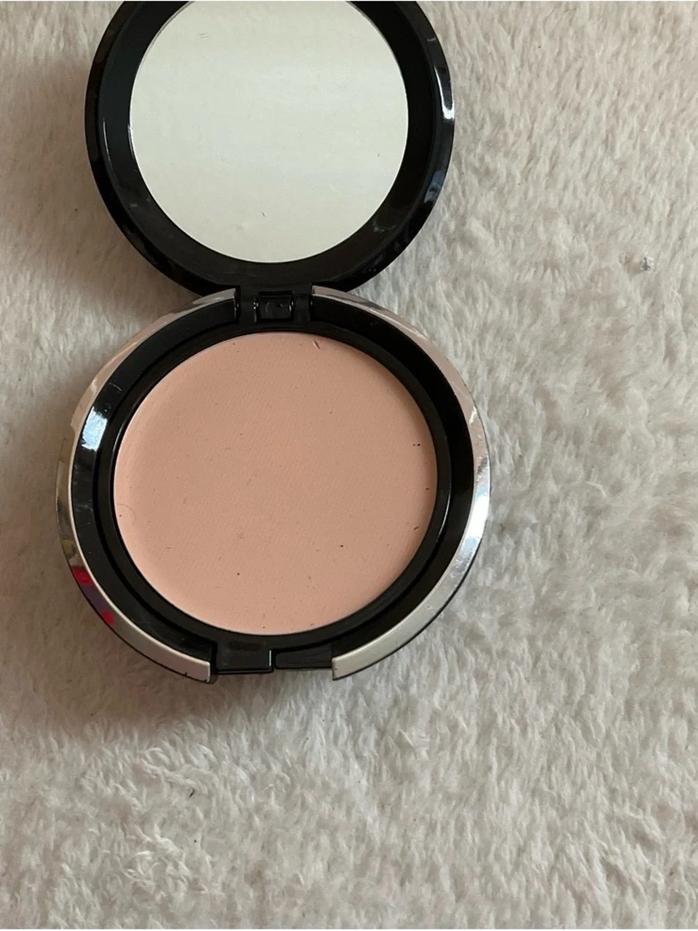 Black Makeup Setting Powder Compact - Smooth Matte Finish